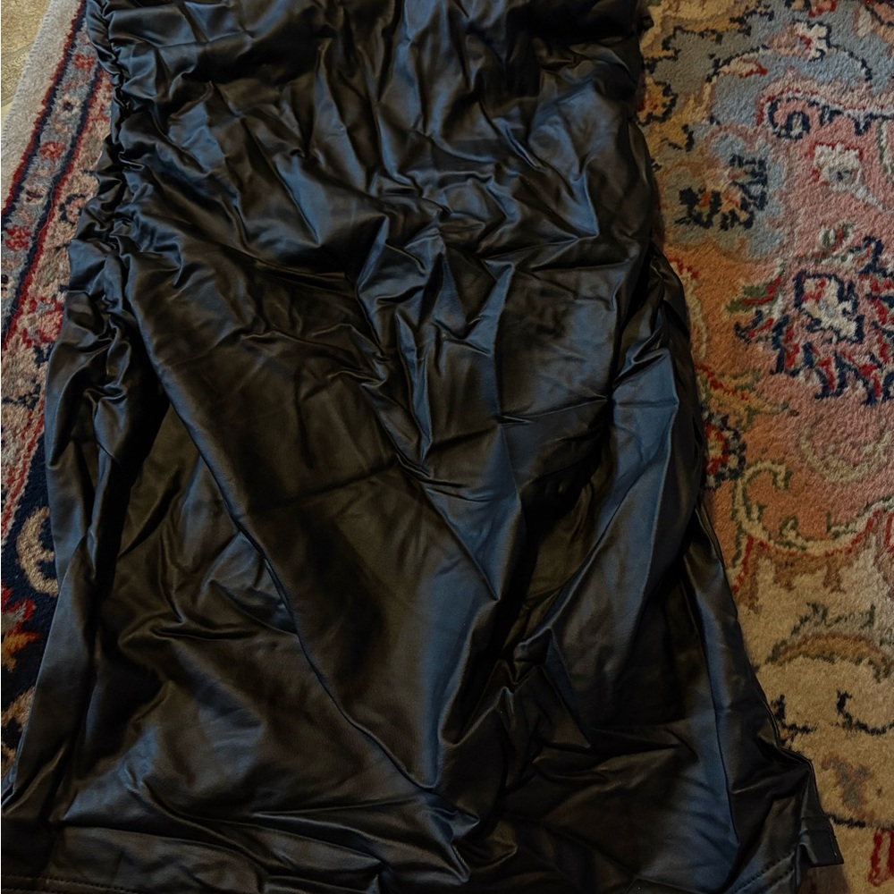 Elegant Black Ruched Skirt